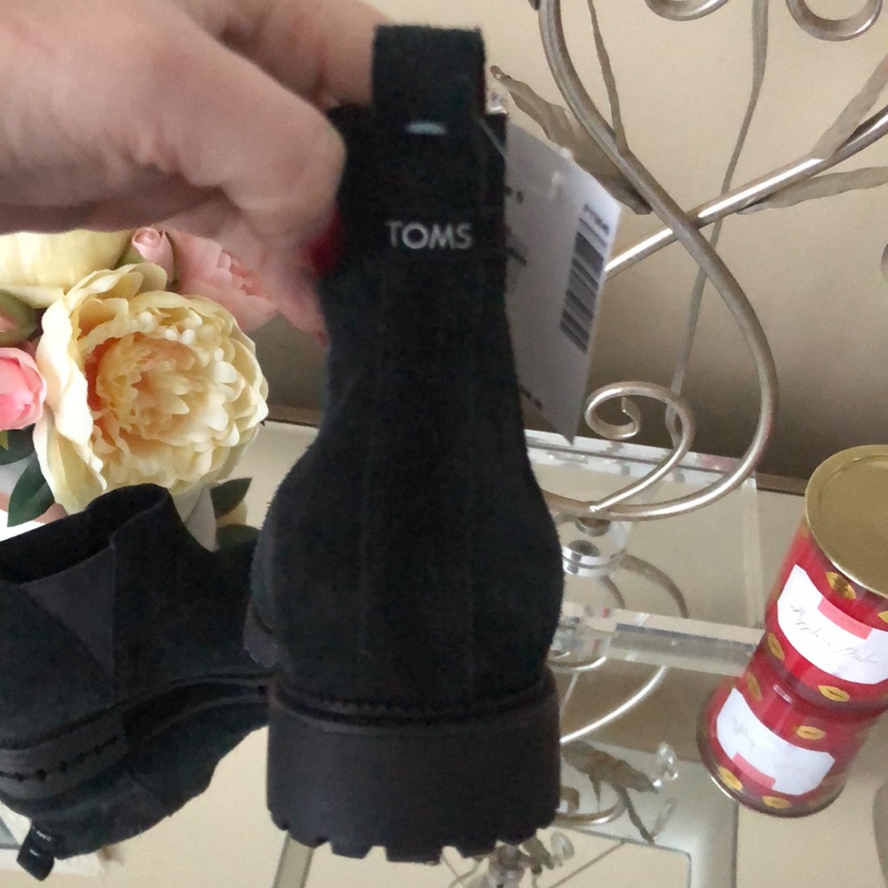 NWT Toms | Black Suede Cleo Water Resistant Chelsea Ankle Neutral Heel Boots - Picture 5 of 9